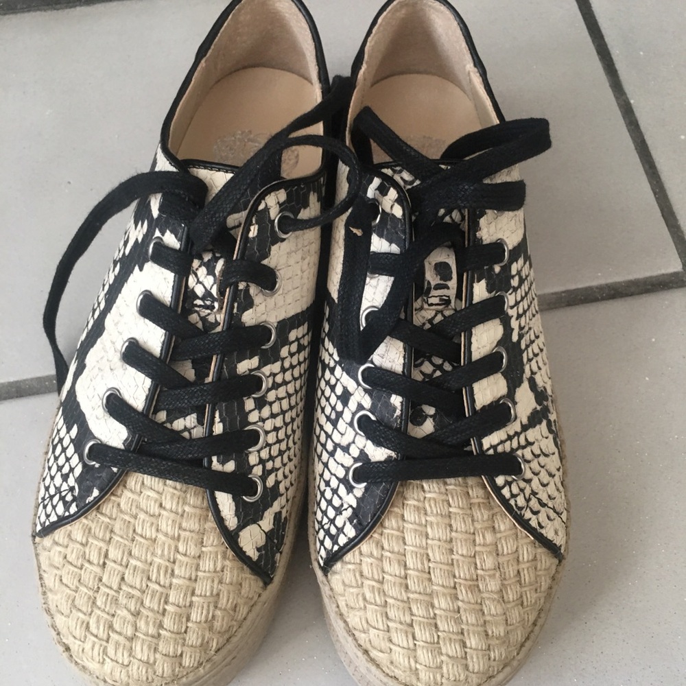 Vince Camuto tennis. Size 7. New